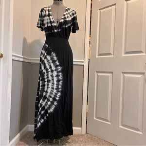 MIMI & DOTTIE Tie Dye Size Small Maxi Dress NWT